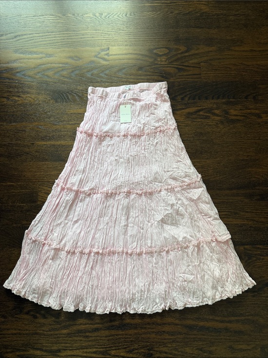 Aritzia Dresses & Skirts - Aritzia Little Moon Baby Pink Crinkle Skirt